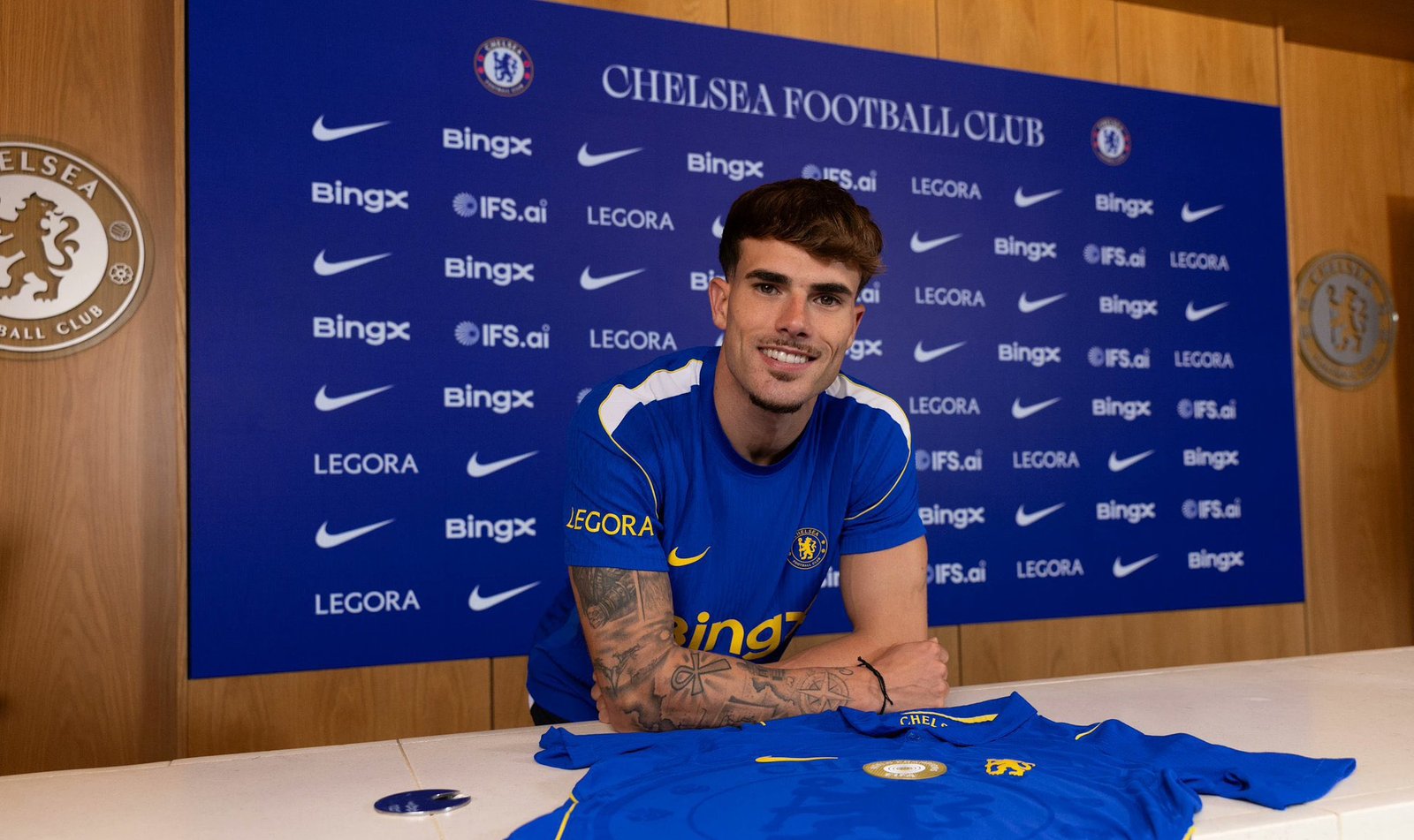 Done Deal: Chelsea Sign Chavarria From Rayo Vallecano