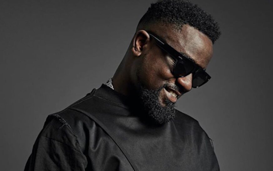 Billionaires fund Nigerian artists – Sarkodie
